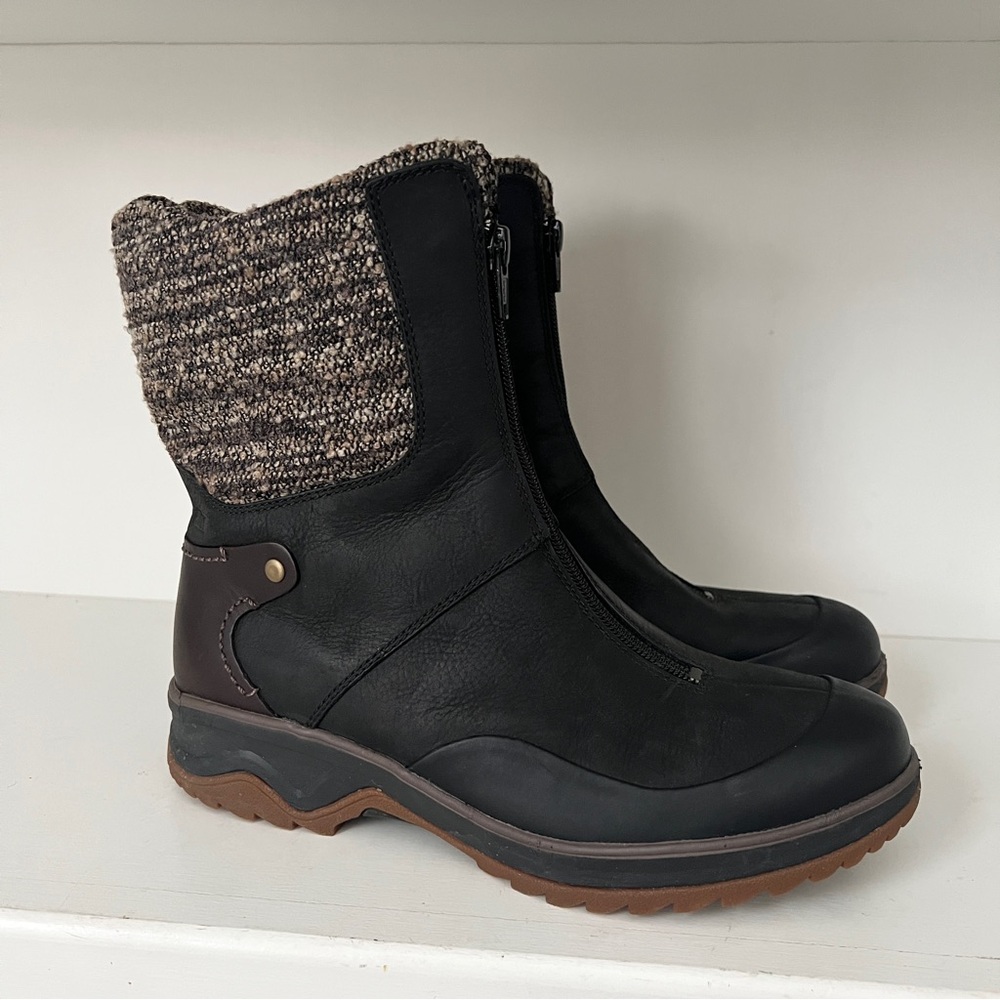 MERRELL Eventyr Bond Waterproof Brown Leather Front Zip Booties Size 7.5 Women’s